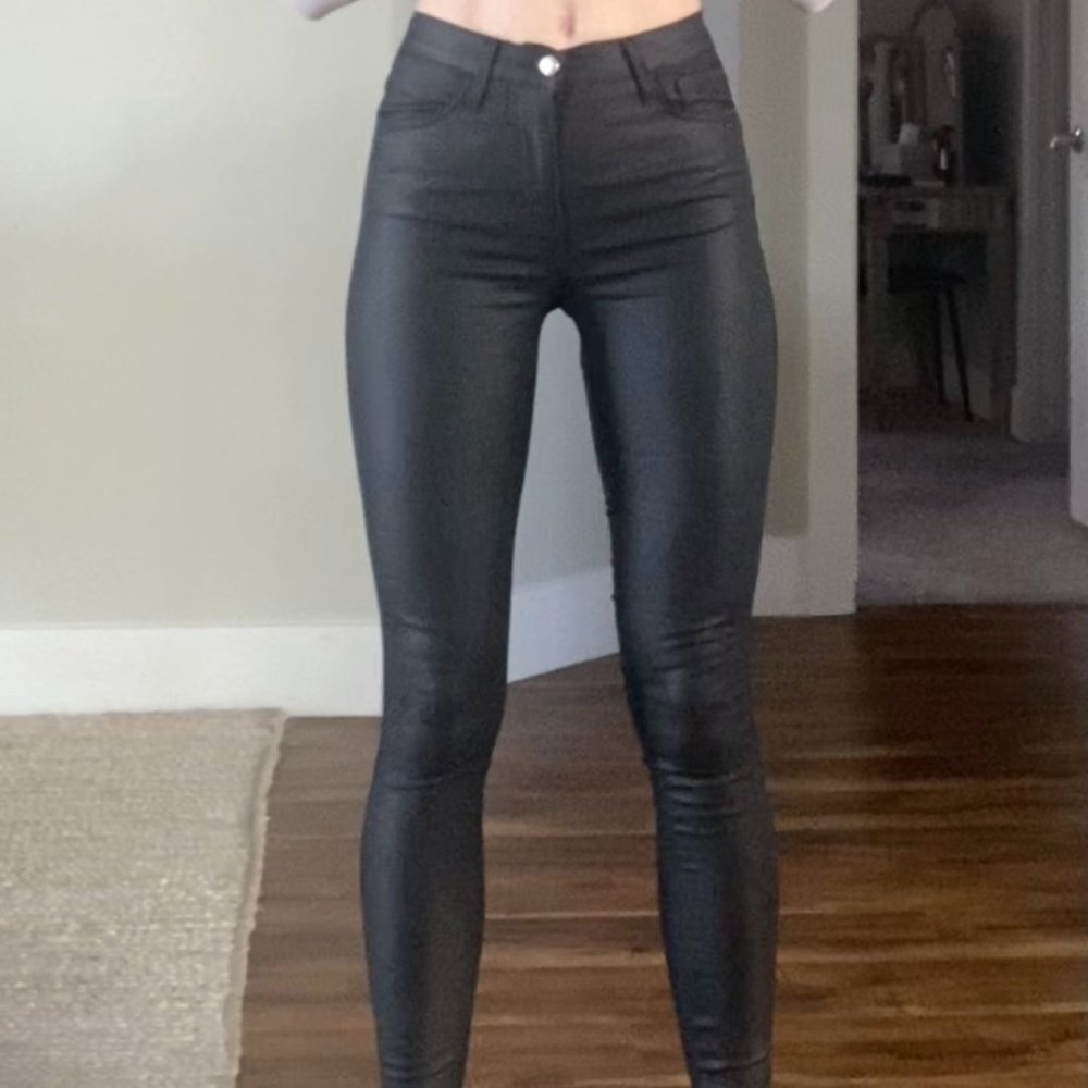 Vibrant M.I.U Coated Skinny Pants